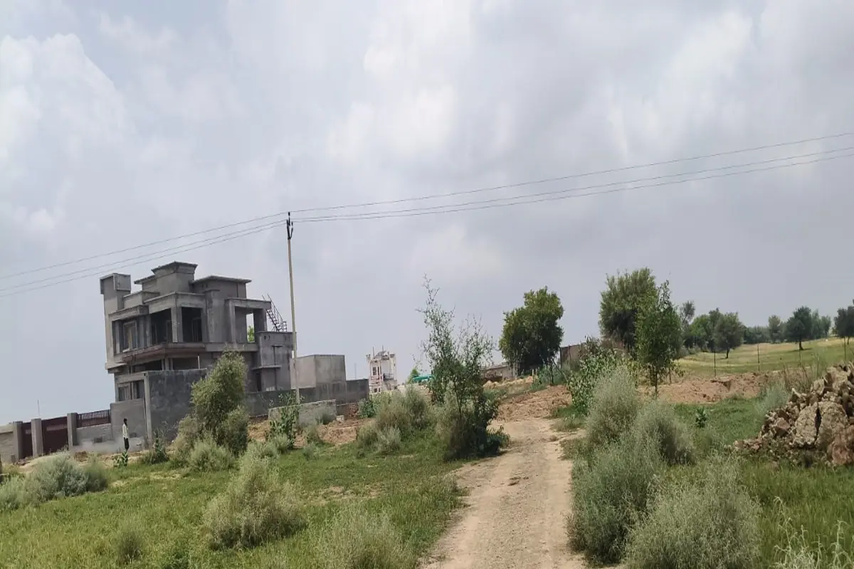 60 X 66 FEET PLOT ON CHANGOAI ROAD NEAR TAAR WALI FACTORY