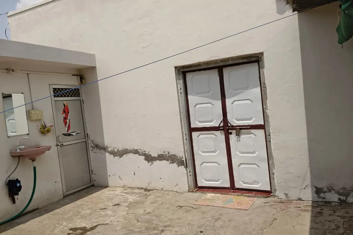  30×40 HOUSE FOR RENT – 1 ROOM, KITCHEN & BATHROOM