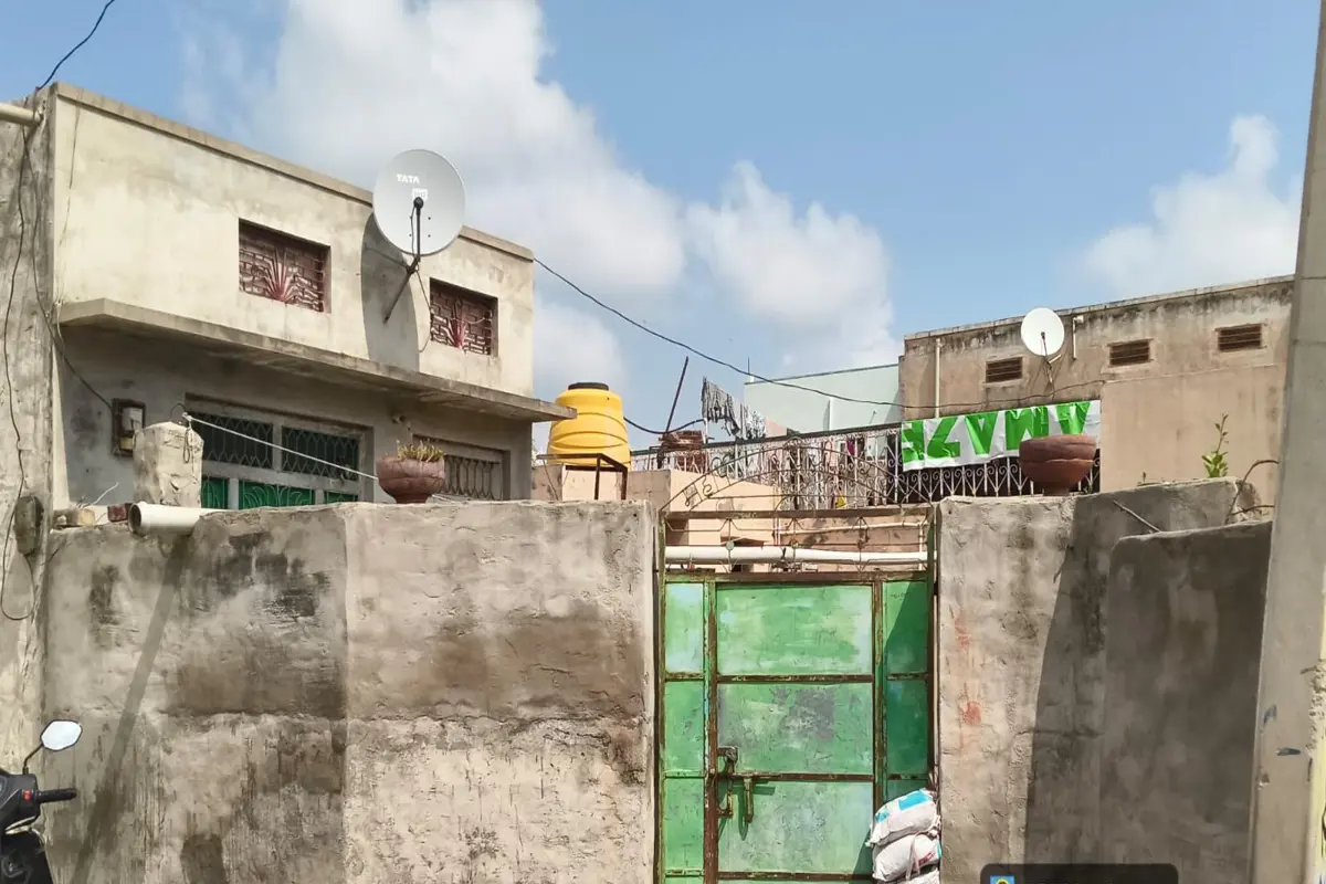 30×60 PLOT WITH HOUSE FOR SALE – TARANAGAR