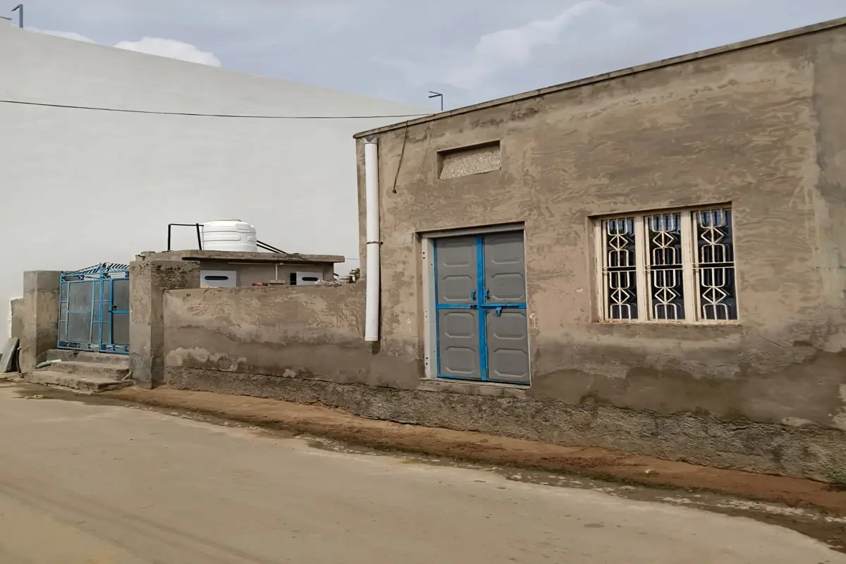 BEAUTIFUL 30×40 RESIDENTIAL HOUSE – 2 ROOMS & 1 KITCHEN