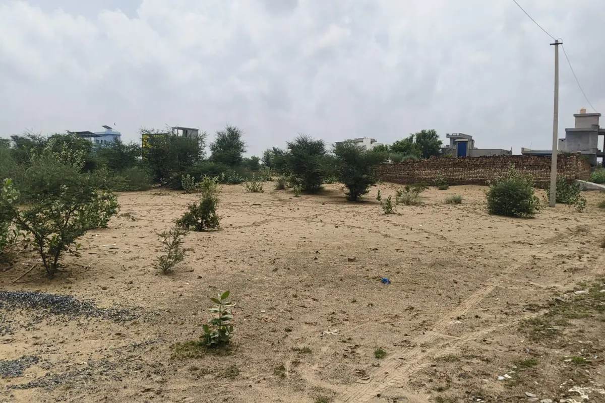 30 X 60 FEET PRIME PLOT FOR SALE ON CHURU ROAD, TARANAGAR